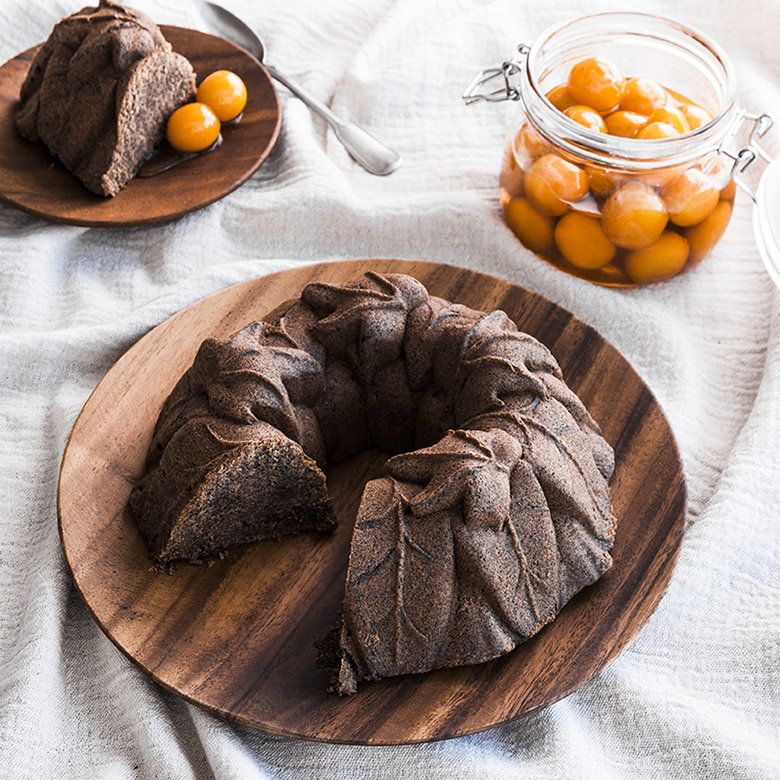 Nordic Ware Bundt® Harvest Leave Non-Stick Fluted Cake Pan