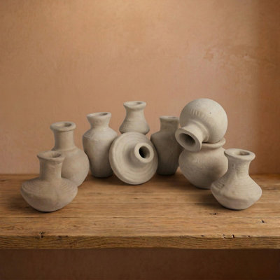Ensemble de 9 petits vases en papier mâché - diamètre 12,6 po