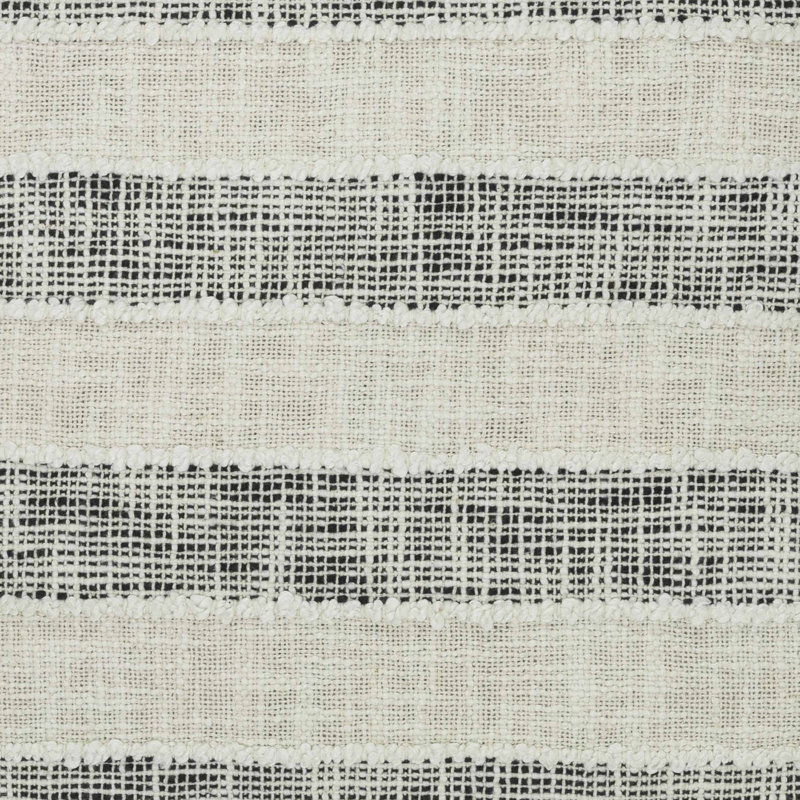 Coussin décoratif à rayures à franges noires Tahari Home, 20 po x 20 po