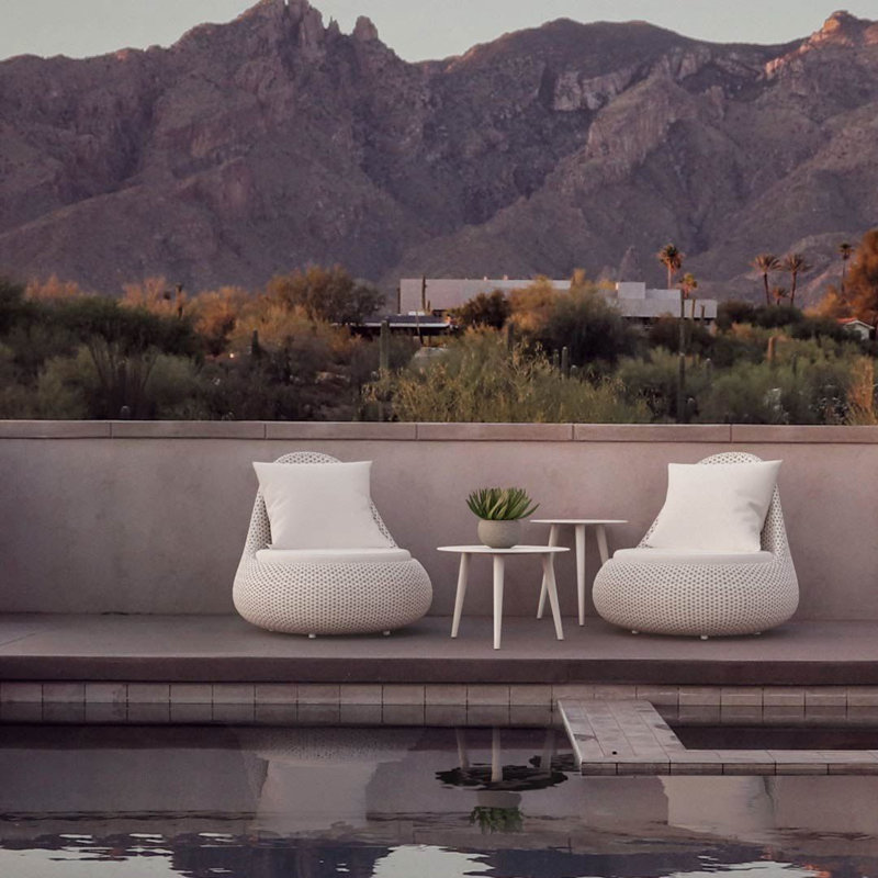 Onyx Outdoor Lounge Chair