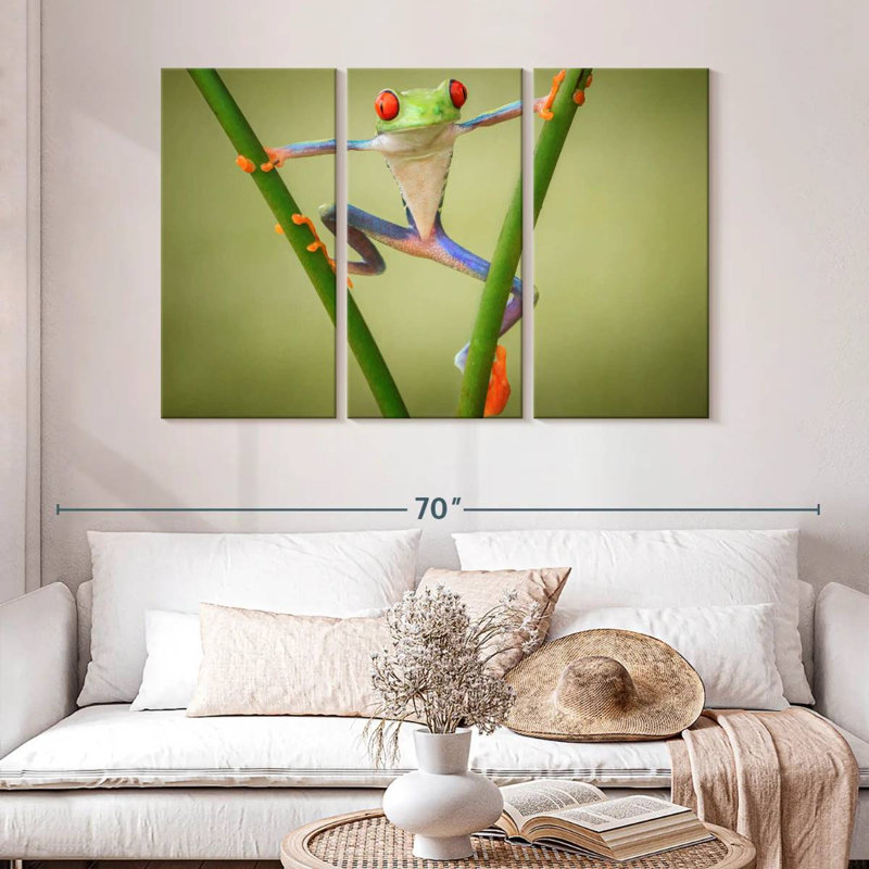 Brampt Frog Show Off, 32" H x 50" W