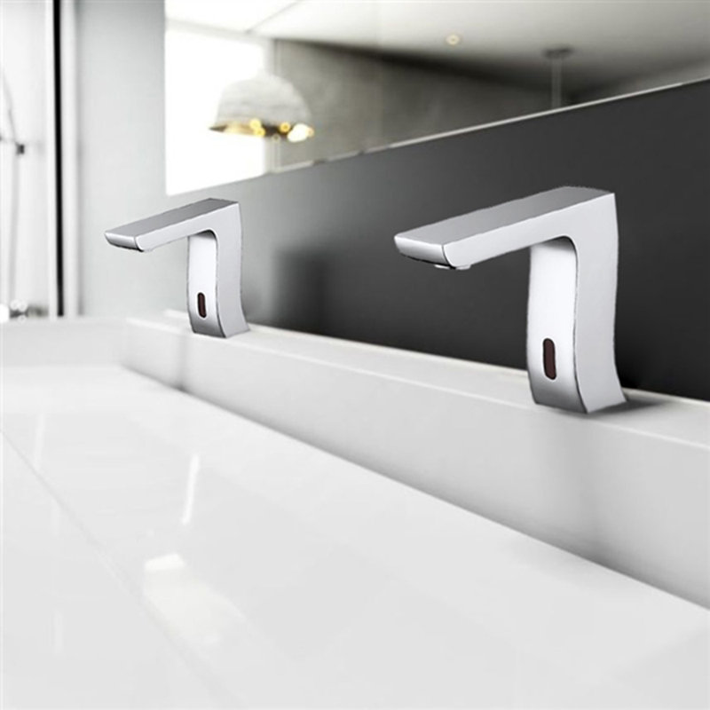 Robinet automatique à capteur de mouvement Bravat Trio - finition chrome avec technologie infrarouge sans contact
