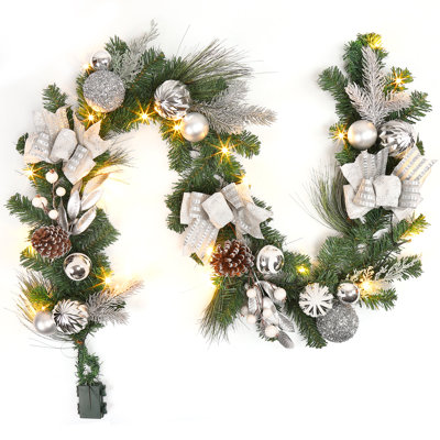 Guirlande de Noël illuminée 6 pi avec lumières DEL, guirlande à piles en faux pin