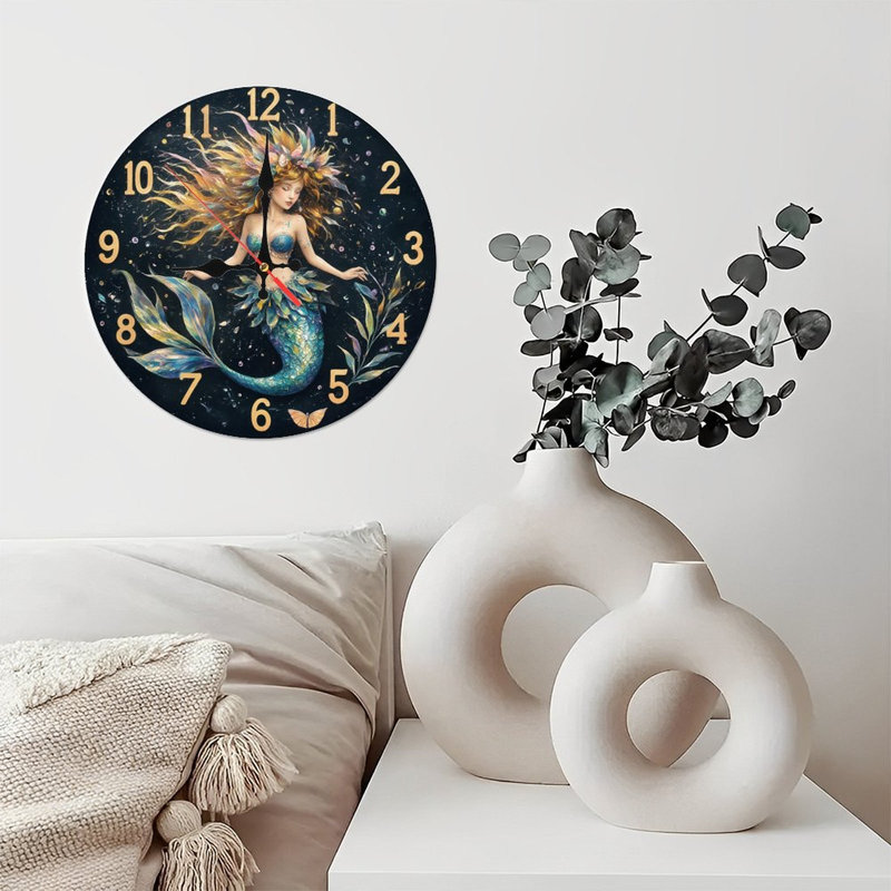 Horloge sirène avec chiffres dorés