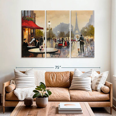  «Couple's Paris Stroll»