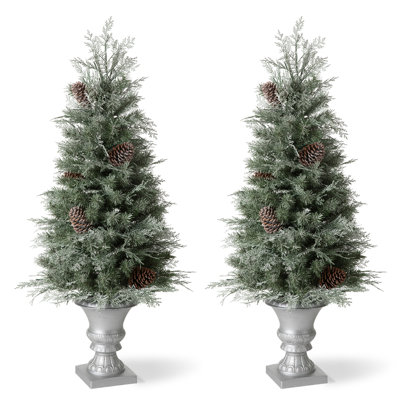 Regular Green Realistic Artificial Pine Christmas Tree with 180 LED Lights