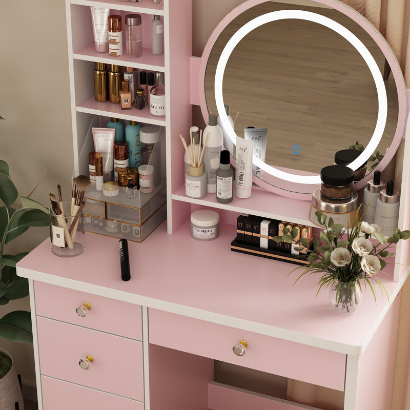 Vanity, Pink
