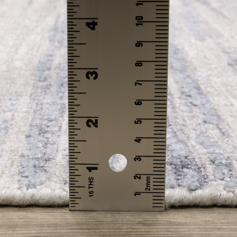 Tapis texturé ivoire / bleu à rayures patinées Michalski, Rectangle 5 pi 12 po x 8 pi 12 po