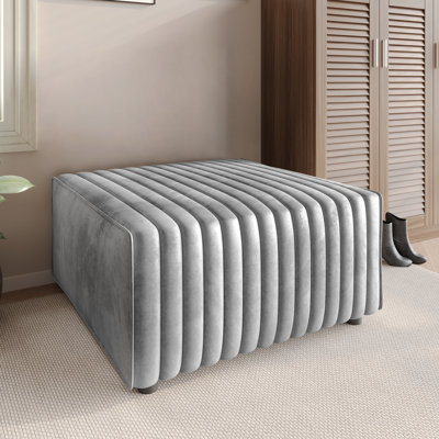OTTOMAN IN LIGHT GREY VELVET