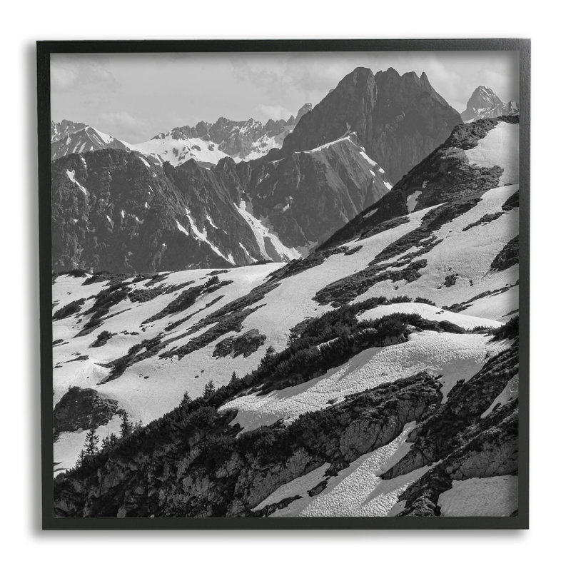 Montagnes enneigées sur bois, H 17 po x l 17 po x P 1,5 po, Giclée encadrée noir minuit