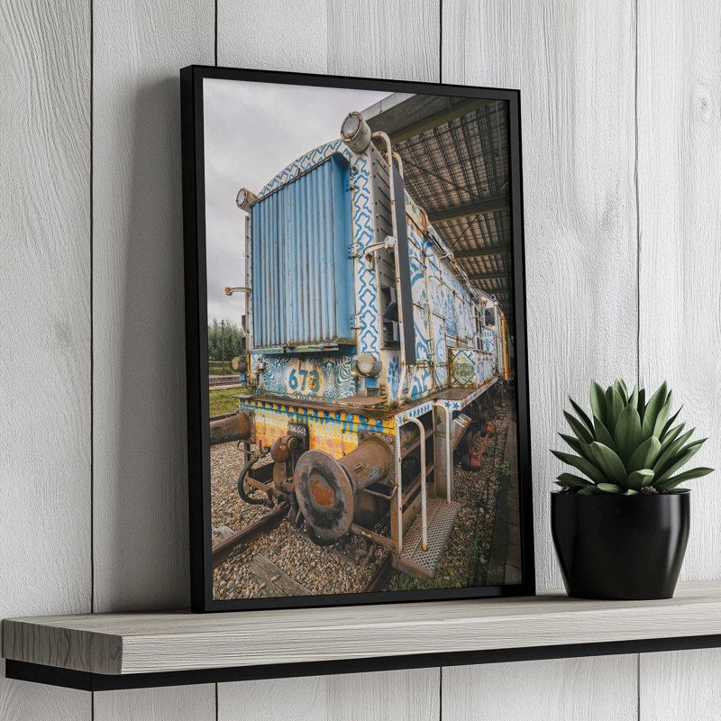 «Railroad Car III» par Martin Podt, reproduction d'art, Argent, L 20 x H 30, Impression encadrée