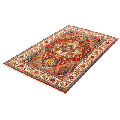 Tapis rouge en laine noué à la main Serapi Heritage 5 pi 1 po x 7 pi 11 po