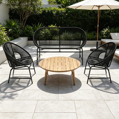 Ensemble de conversation en rotin noir 4 pièces avec table en bois d'acacia - causeuse + 2 chaises + table basse carrée pour patio / terrasse / jardin