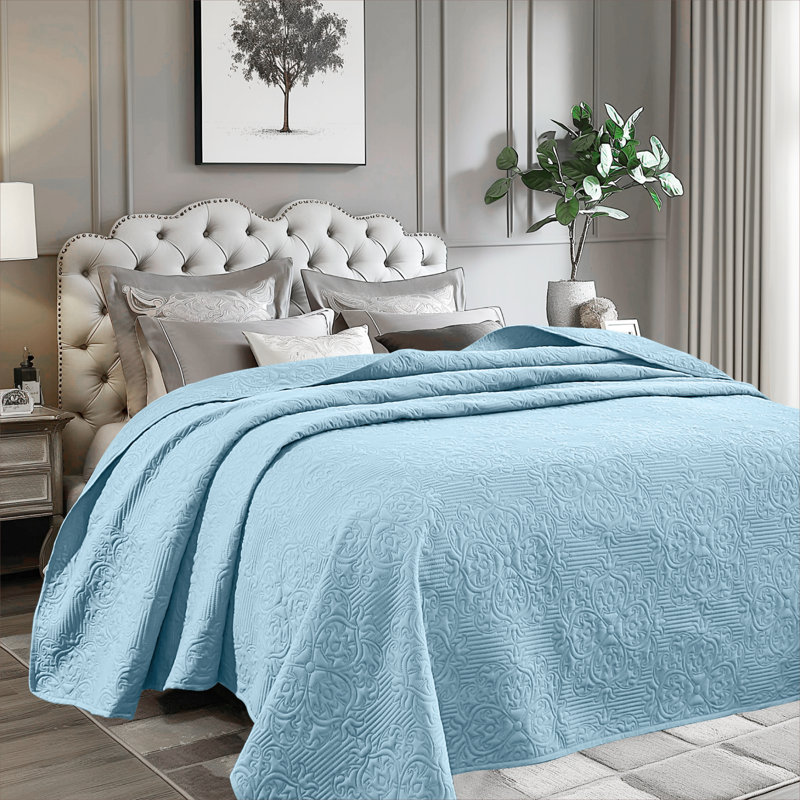 Light Blue King Size Floral Design Lightweight Quilt Elegant Bedroom Decor Reversible Single Quilt, Light Blue, King Quilt