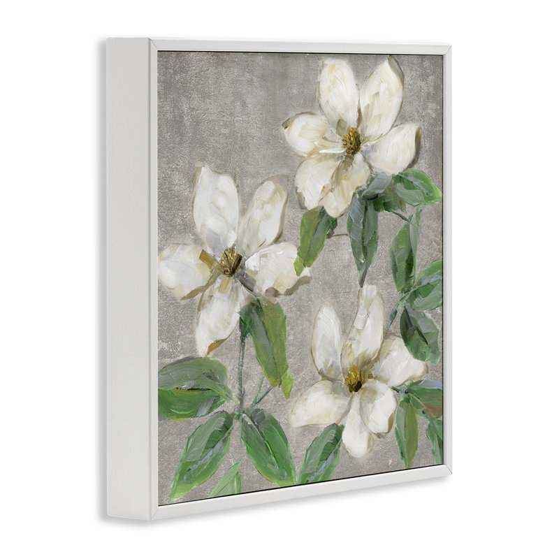 Ivoire Magnolia Trio, estampe numérique, conception de Sally Swatland, H 24 po x l 24 po, Encadrement giclée blanc côtier