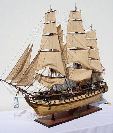 Bateau miniature USS Constitution