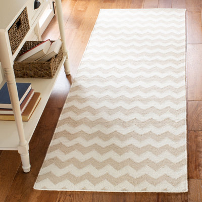 Mccall Hand Woven Flat Weave Wool/Banana Silk/Cotton Chevron Rug in Beige/Ivory