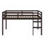 Lit mezzanine en bois avec échelle-426432098