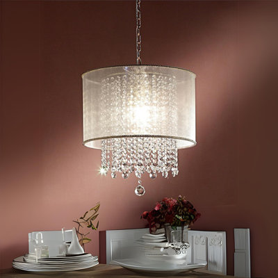 21 po de hauteur plafonnier «Bhavya» avec finition dorée et accents de cristal, abat-jour blanc