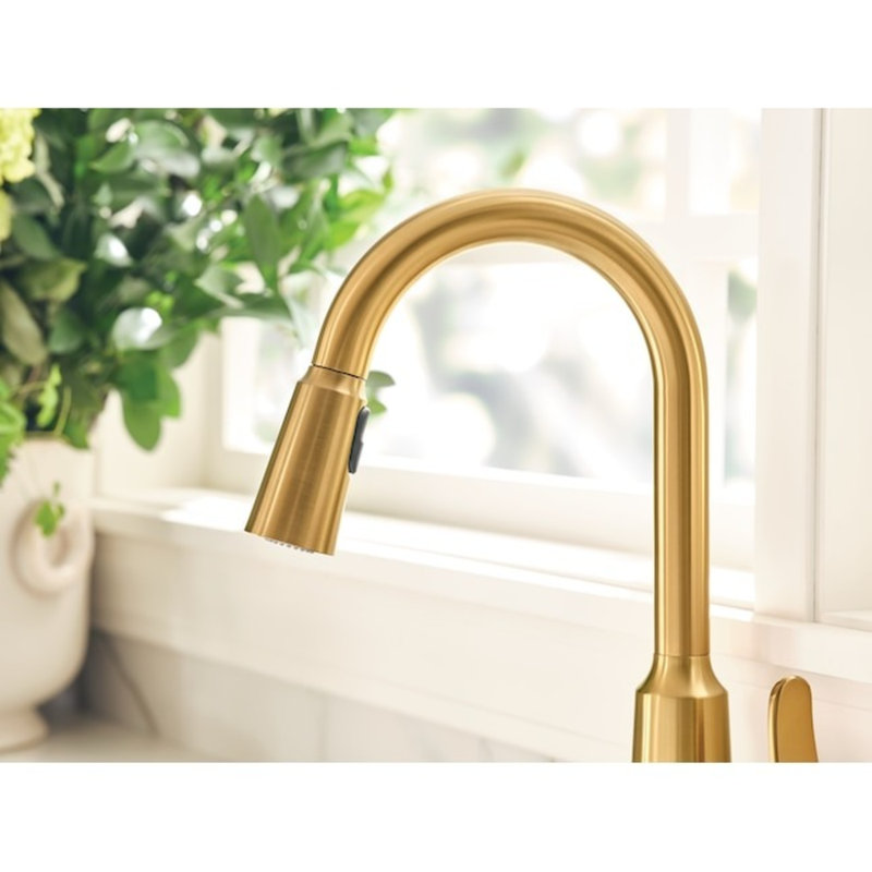 Moen Edwyn Single Handle Deck-mount Pull-down Kitchen Faucet with Sprayer ( Deck Plate Included ) (Soap Dispenser Included)