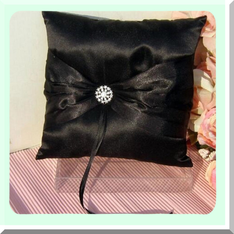 Elegant Wedding Ring Pillow with Lace Design