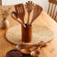 Ensemble d'ustensiles de cuisine 8 pièces en bois de teck avec tonneau de rangement, cuillères et spatules en bois naturel pour batterie de cuisine antiadhésive, outils de cuisson durables et résistants à la chaleur