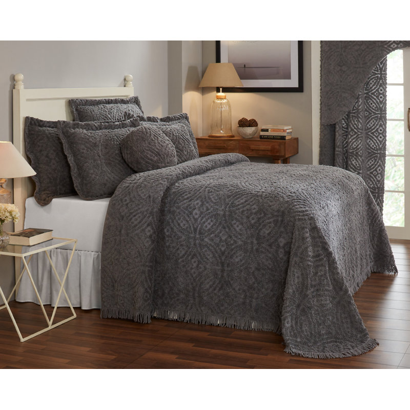 Double Wedding Ring Tufted Geometric Shapes Coverlet, Pink, Full/Double Bedspread