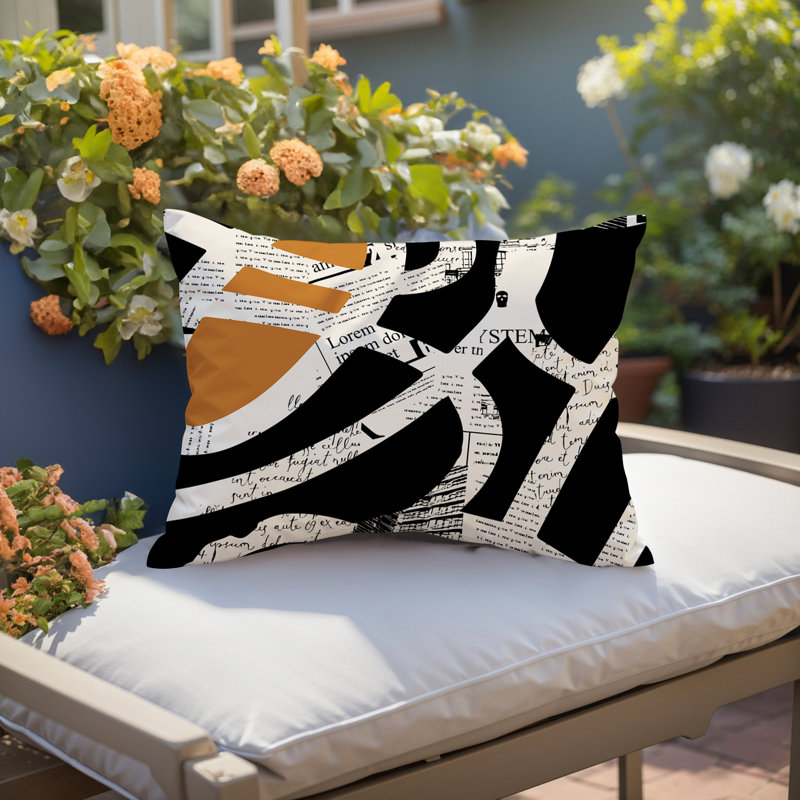 Oreiller rectangulaire réversible intérieur / extérieur Kaya, H 18 po x l 25 po, Orange brûlé / noir / blanc cassé