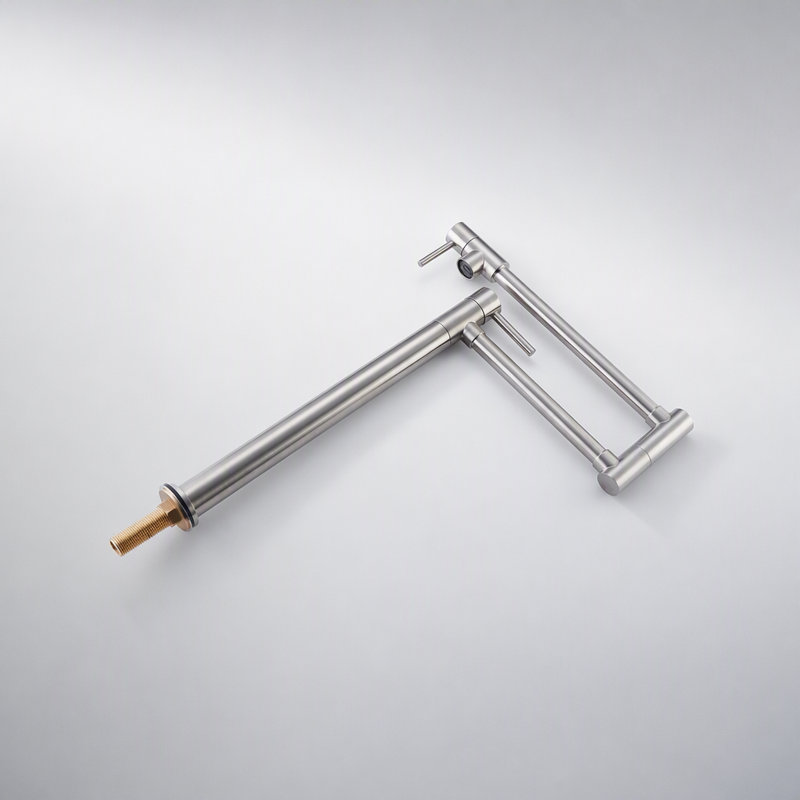 Robinet de remplissage de casseroles flexible avec tige d'extension pour un accès facile à l'eau sur la plaque de cuisson et un design compact.