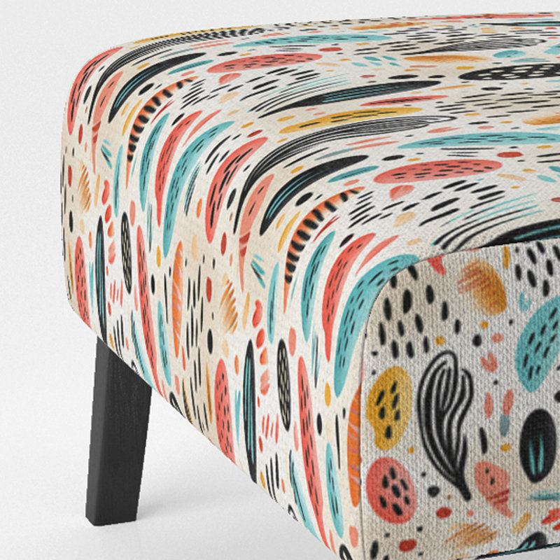 Fauteuil de chambre rembourré moderne et contemporain de couleur claire avec motif d'animaux tribaux