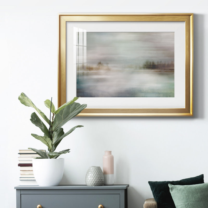 «Misty Lake», reproduction encadrée de qualité supérieure - prête à être accrochée, Cadre doré