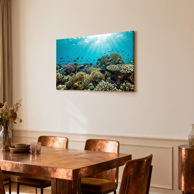 Ensemble de 1 tableau sur toile tendue représentant un récif corallien sous-marin avec des poissons colorés et la lumière du soleil