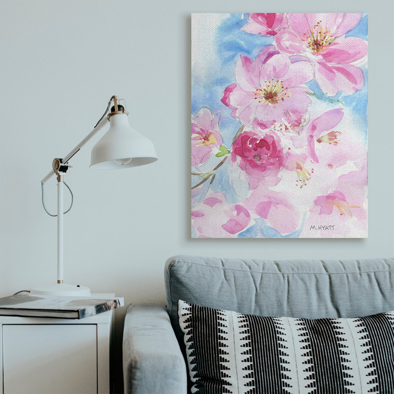 Fleurs de cerisier en fleurs roses sur fond bleu, Toile tendue, H 48 po x l 36 po