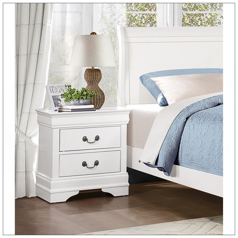 Table de chevet classique de style Louis-Philippe avec tiroirs, design traditionnel pour des meubles de chambre à coucher élégants