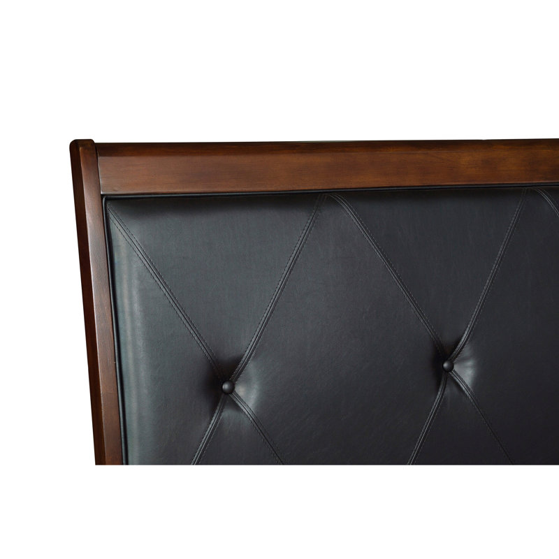 Lit à finition cerisier foncé avec tête de lit en simili cuir, qualité rehaussant la taille de la chambre à coucher