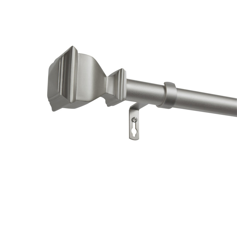 Tringle à rideaux simple réglable en métal avec fleurons Almina, 66” – 120”, Argent mat