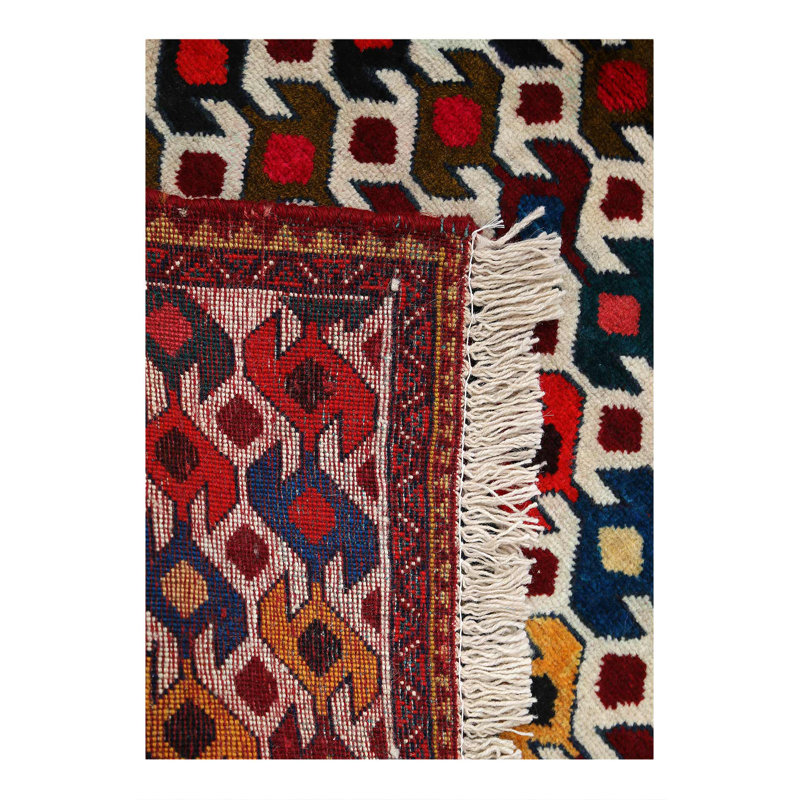 Fine hand Knotted Persian Shiraz rug 2'7'' X 4'11''