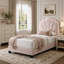 Lit plateforme en tissu de laine avec tête de lit festonnée à DEL, capitonné pour un confort et un style modernes-1802848304