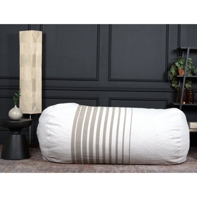 6,5 pieds avec rayures - couleur naturelle et accents bruns. Option de sièges confortables. Housse amovible avec fermeture à glissière. Rembourrage en mousse Ft Brown. Mobilier de chambre à coucher confortable. Fermeture à glissière pour un entretien facile. Doux