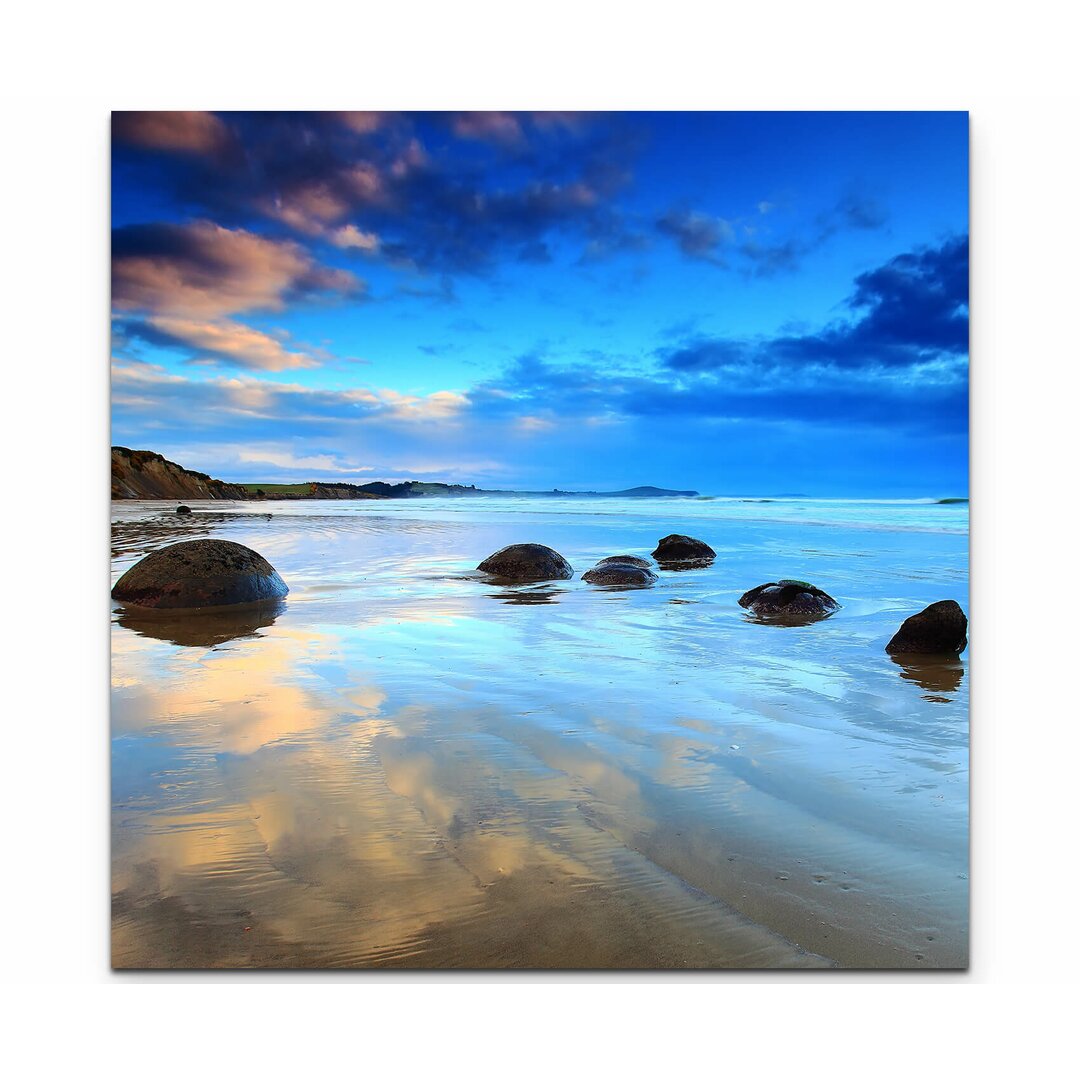 Leinwandbild Am Morgen in Neuseeland am Strand