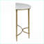 Table basse sophistiquée en marbre blanc avec pieds en métal doré - Décoration de salon glamour