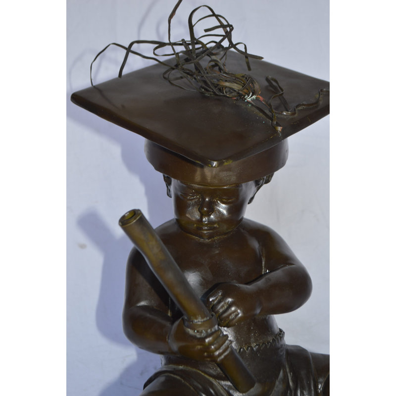 Statue de bébé en bronze Kiona - Taille: L 16 po x l 16 po x H 21 po.