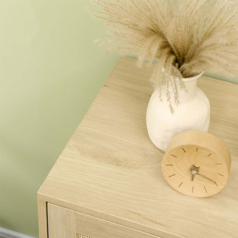 Armoire décorative Boho avec portes en rotin, tablette réglable et base en métal pour un rangement polyvalent dans le salon ou la cuisine