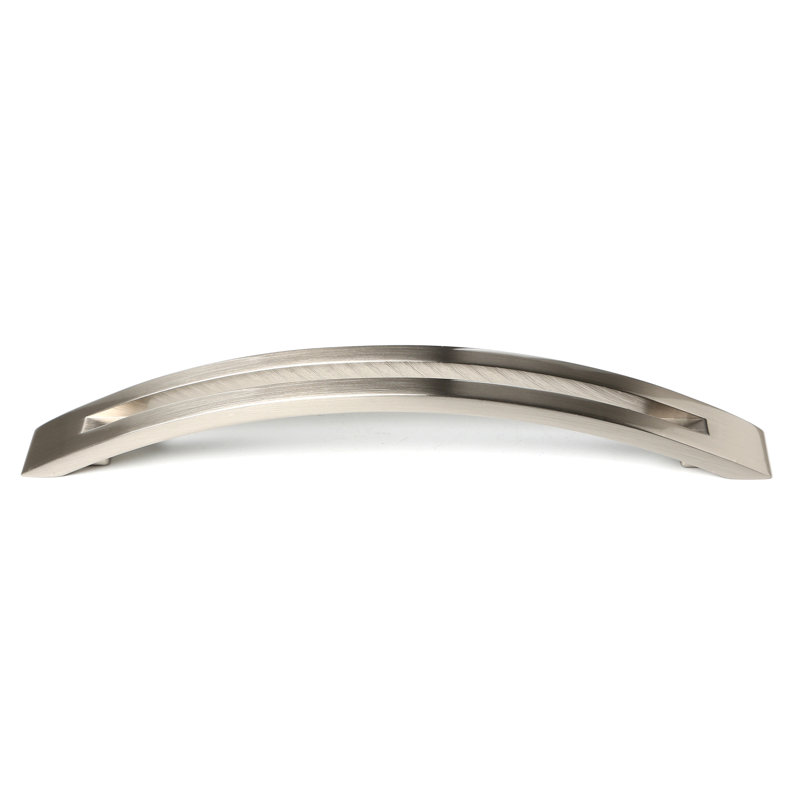 Poignée arquée fendue de 8 po d'un centre à l'autre, Nickel satiné, 8"