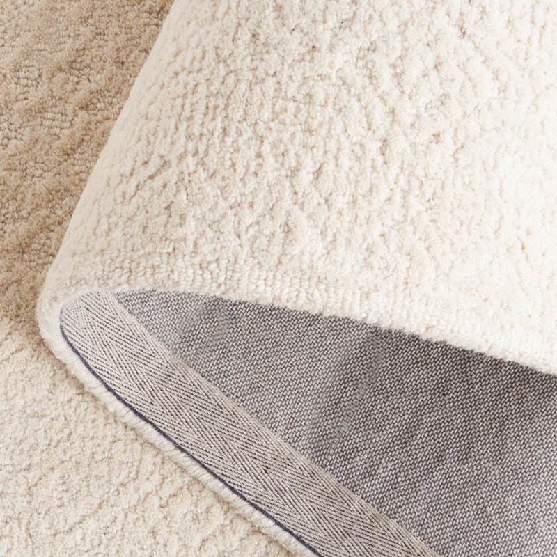 Textural Hand Tufted Wool Cotton Oriental Rug in Ivory, Rectangle 5' x 8'