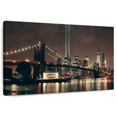 Lueur de nuit du pont Sireci Brooklyn