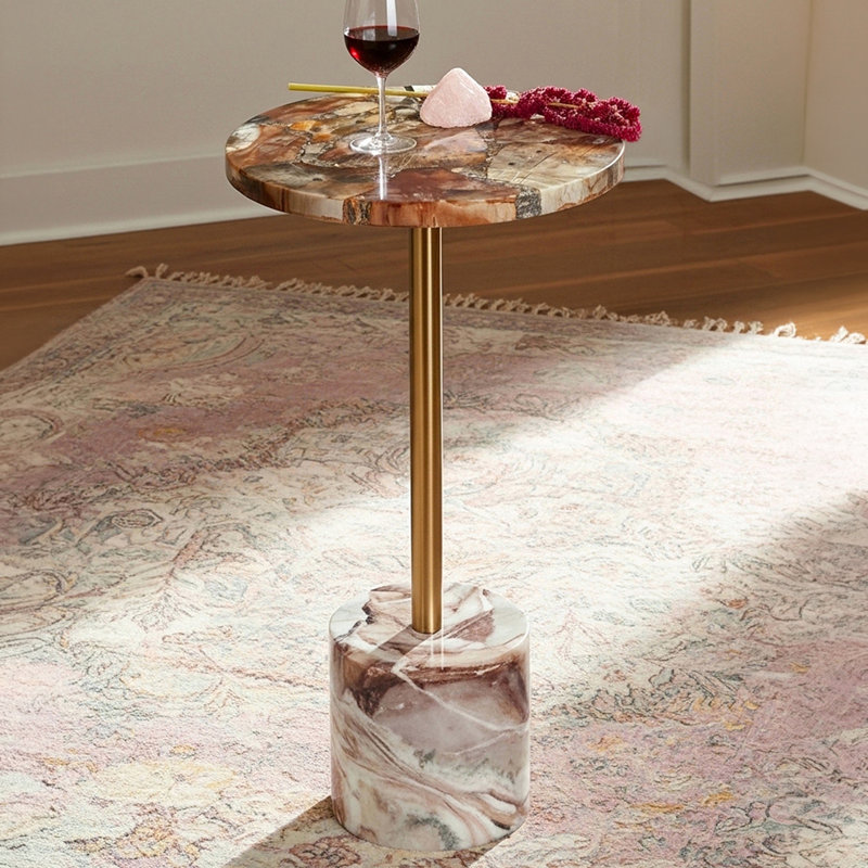 Table à boisson brune à plateau pétrifié avec base en marbre Toronto