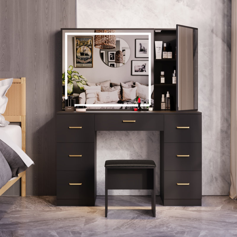 Irjat Vanity, Black
