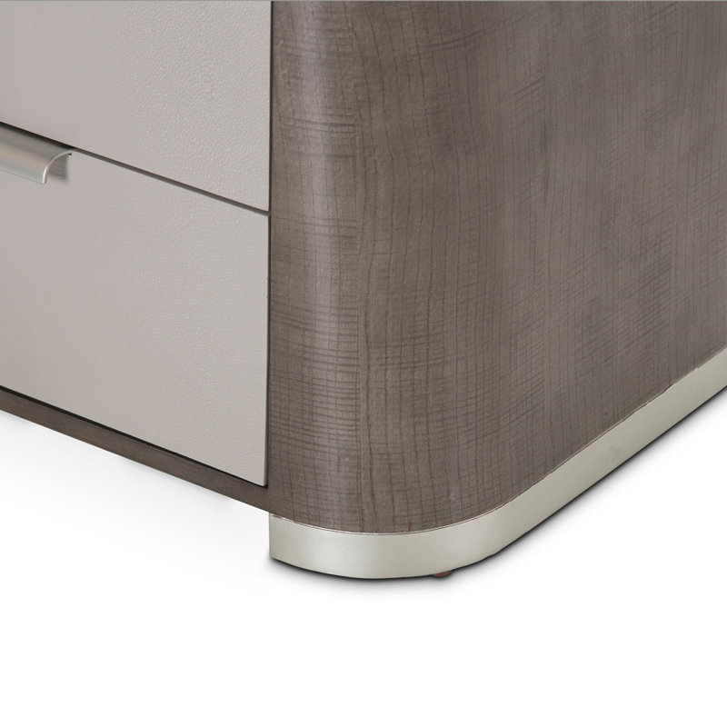 Roxbury Park 3 - Drawer Nightstand