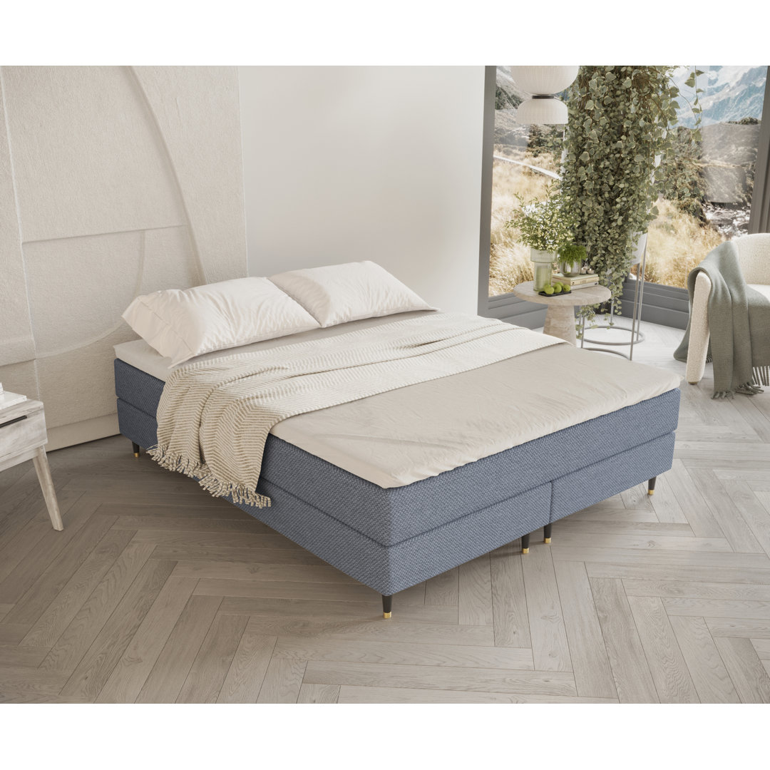 Boxspringbett mit Topper